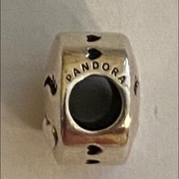 ✨ Kiss - Pandora - 796561EN152 - NWOT - Picture 3 of 4
